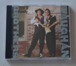 The Vaughan Brothers, Family Style, płyta CD