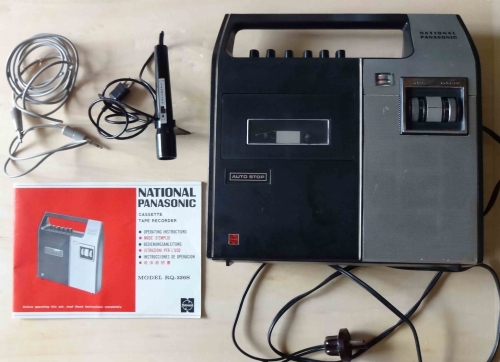 Magnetofon kasetowy National Panasonic RQ-226S.jpg