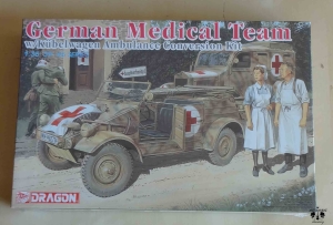 German Medical Team w/Kubelwagen Ambulance Conversion Kit, 1:35, '39-'45 Series, Dragon 6137, model plastikowy