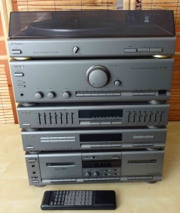 Zestaw DIORA 704. Wzmacniacz, korektor, tuner, magnetofon, gramofon, pilot, instrukcje