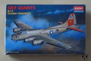 B-17 Flying Fortress, Sky Giants, 1/200 th Scale, Academy 2102, model plastikowy