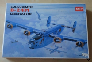Consolidated B-24M Liberator, 1/72nd Scale, Academy 2152, model plastikowy